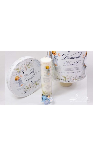 Lumanare botez scurta stalp personalizata cu ingeri si folio argintiu 3